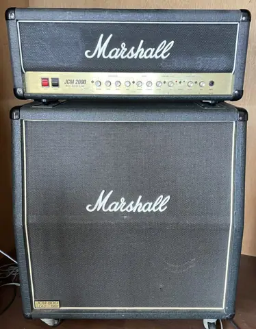 Ascendミュージック・スタジオ：マーシャルのアンプヘッドとキャビネット