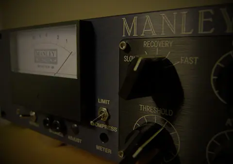 Attractive Sound Lab(アトラクティブ サウンド ラボ)(コンプレッサーのメーター)