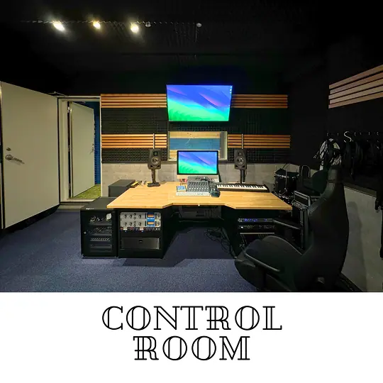 BUZZ RECORDS STUDIO(コントロールルーム)