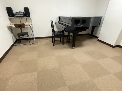 カノンミュージックスクール 鶴舞校 貸しスタジオ（カノン音楽スタジオ）：グランドピアノのあるスタジオ