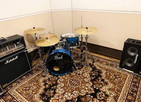 CANON RECORDINGS(カノンレコーディングス)(ドラムとアンプのある部屋)