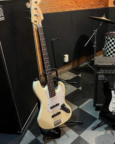 studio Cat's Eye:ベースとアンプ