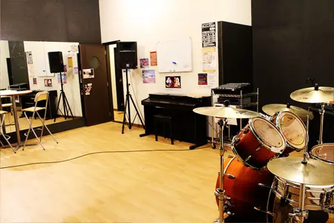 千葉鑑定団八千代店 音楽スタジオ：C-Studio