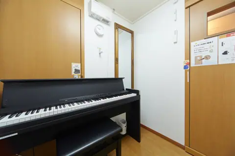 フィアルスタジオ：練習室（電子ピアノ）