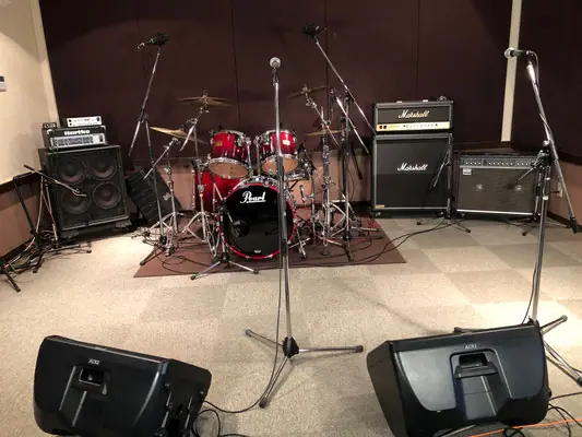 SOUND STUDIO FILL☆IN（ドラムとアンプのある練習室）