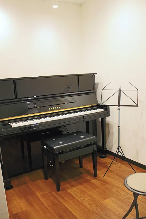 グリーンヒル音楽スタジオ(練習室(アップライトピアノ))