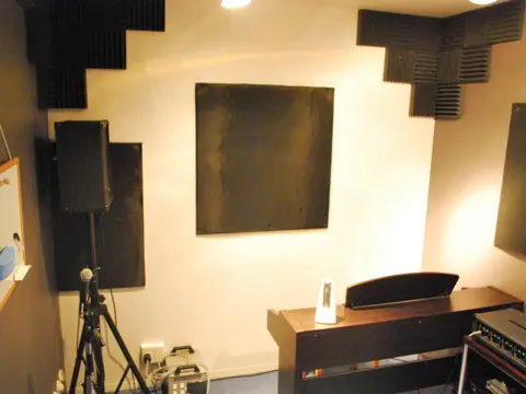 grun studio〈グランスタジオ〉：電子ピアノのある部屋