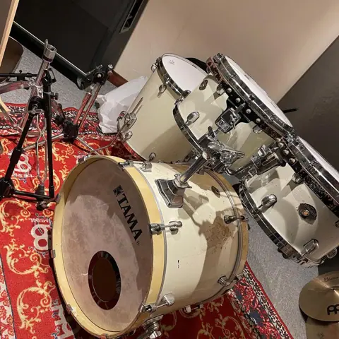 HELLO DOLLY STUDIO：TAMAのドラムセット
