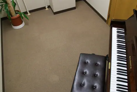 アイディア音楽センター 貸しスタジオ：ピアノ防音室
