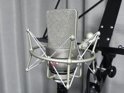 IS STUDIO（アイエススタジオ）：コンデンサーマイク
