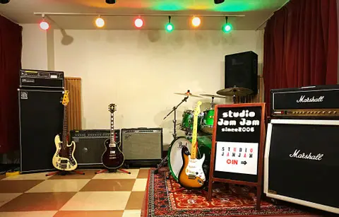 STUDIO JAMJAM(ドラム、ギター、Marshallアンプのある練習室)