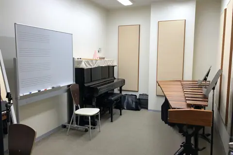 J.カレッジ 宝塚校 レンタルルーム：ミュージックルーム5（アップライトピアノ）