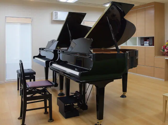 Kamizono Music Studio ピアノレンタルスタジオ(グランドピアノ2台)