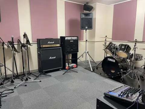 きんこう楽器 ロックストア 練習スタジオ（Aスタジオ）