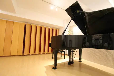 北田辺Piano Salon：グランドピアノのある部屋