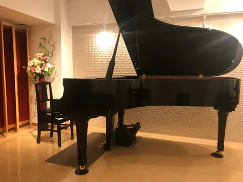 北田辺Piano Salon：グランドピアノのある部屋