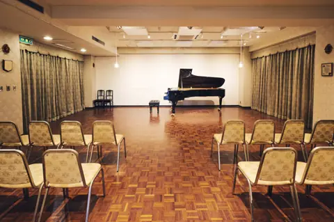 LAGBAG MUSIC TOGO(東郷音楽学院)STUDIO / HALL:HALL(グランドピアノ)