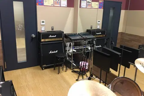 LoCo Music Studio（ロコミュージックスタジオ）：スタジオC