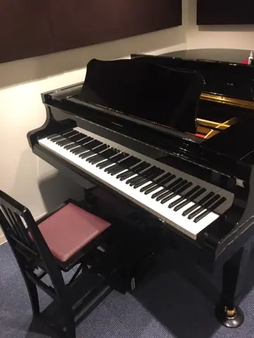 ミナトピアノ練習室 南麻布校：ヤマハのグランドピアノ