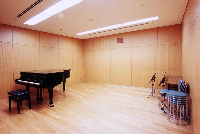 三鷹市芸術文化センター 音楽練習室(グランドピアノのある練習室)
