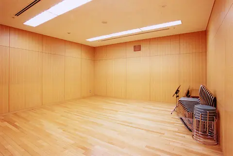 三鷹市芸術文化センター 音楽練習室：練習室