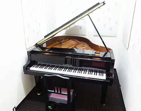 宮地楽器 河辺センター 練習室レンタル：グランドピアノのある部屋