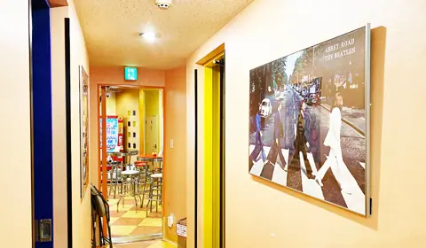 スタジオ マザーハウス 練馬店：通路とロビー