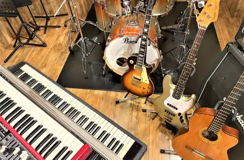 MUSIC MAN（ミュージックマンサウンドスタジオ）：ドラム・キーボード・ギター