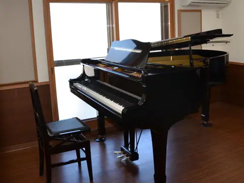 music studio Mays(ミュージックスタジオ メイズ)(グランドピアノのある部屋)