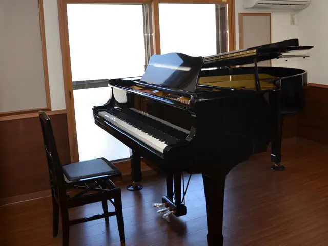 music studio Mays(ミュージックスタジオ メイズ)(グランドピアノのある部屋)
