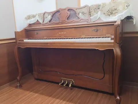music studio Mays（ミュージックスタジオ メイズ）：アップライトピアノ