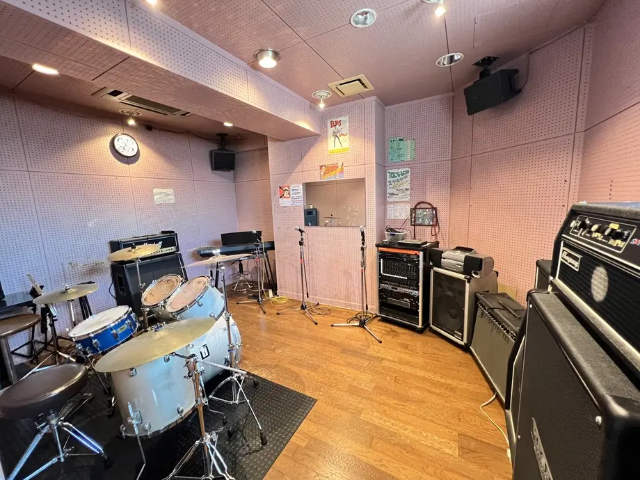 MUSICSHOP BOB リハーサルスタジオ（Bスタジオ（ドラムとアンプ））
