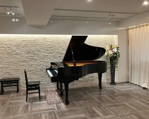 西田辺PIANO STUDIO：グランドピアノのある部屋