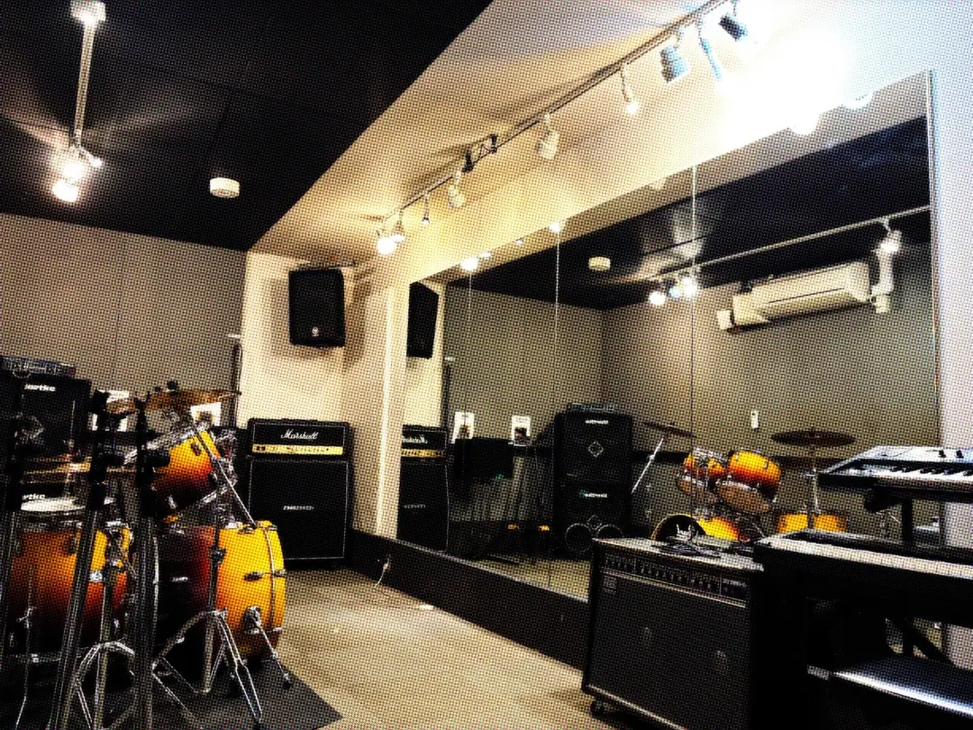 NORI SOUND studio(ドラムとアンプのある練習室)