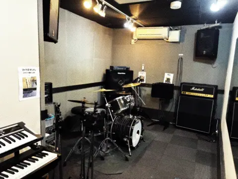 NORI SOUND studio：ドラムとアンプのある練習室