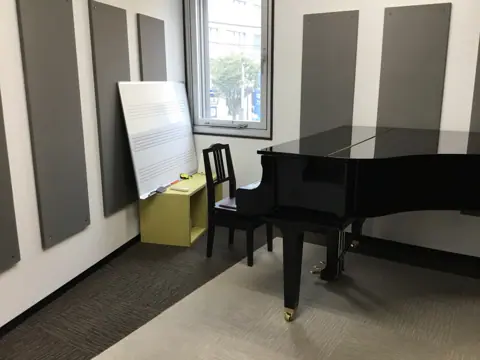 小川楽器 佐賀店 ルームレンタル：グランドピアノのある部屋
