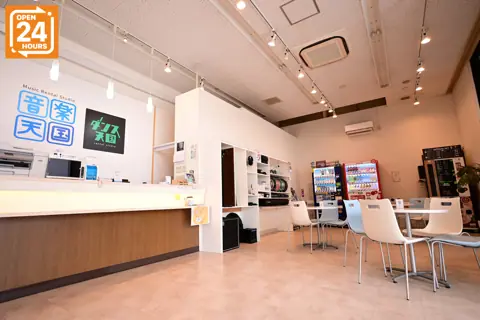 音楽天国 浜松市野店：受付とロビー