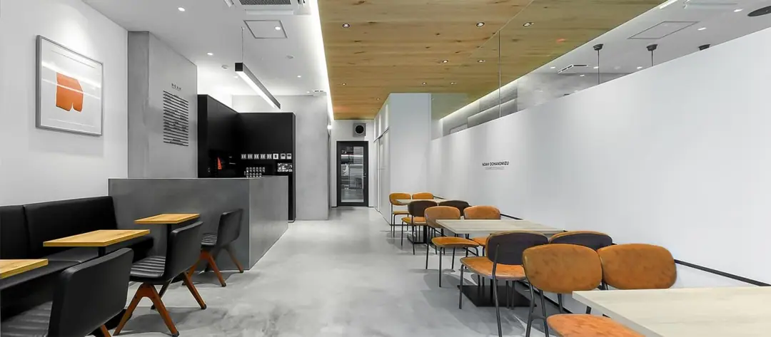 ピアノスタジオノア 御茶ノ水店(ロビーのテーブル席)