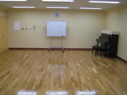 坪井公民館 音楽室(音楽室とアップライトピアノ)