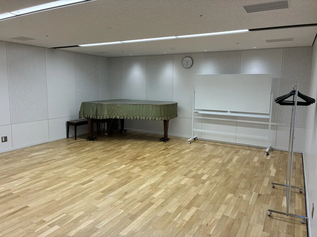 八王子市芸術文化会館(いちょうホール) 練習室(グランドピアノのある練習室)