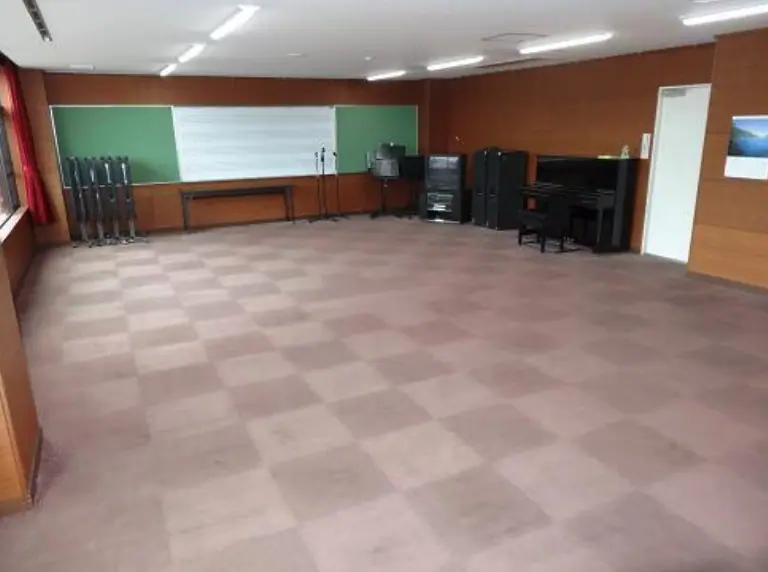 八王子市元八王子市民センター 音楽室(アップライトピアノのある音楽室)