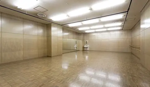 日立シビックセンター 音楽室・スタジオ：板張りの部屋
