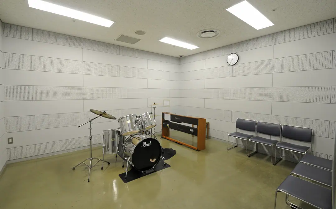 市川市生涯学習センター（メディアパーク市川） 音楽スタジオ（音楽スタジオ1のドラムセット）
