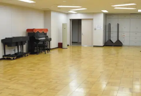 小牧市公民館 音楽スタジオ1・2（音楽スタジオとピアノ）