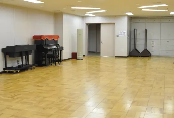 小牧市公民館 音楽スタジオ1・2(音楽スタジオとピアノ)
