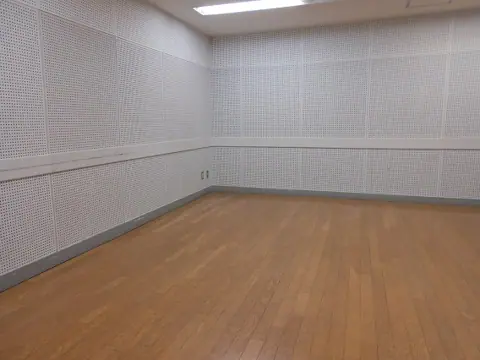 南足柄市文化会館（金太郎みらいホール）リハーサル室・練習室：防音壁の部屋
