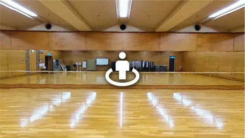 ホクト文化ホール（長野県県民文化会館）リハーサル室：鏡のある板張りの練習室