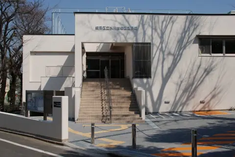 氷川台地区区民館 音楽室（建物の入口）