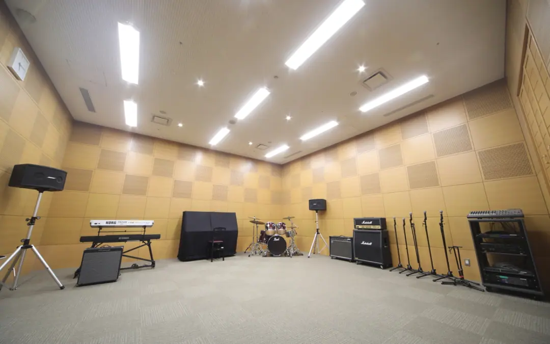 岡崎市シビックセンター リハーサル室 第1(キーボード、ドラム、アンプのあるリハーサル室)