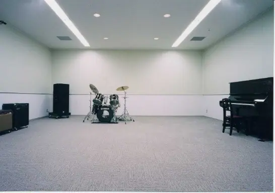 大田文化の森 音楽スタジオ1・2・3(ドラムとアップライトピアノのある音楽スタジオ)